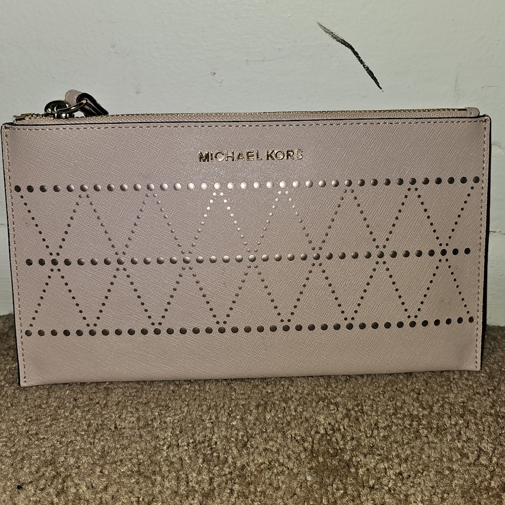 Michael kors wristlet